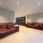 The Ironworks Apartment, 3 Bed