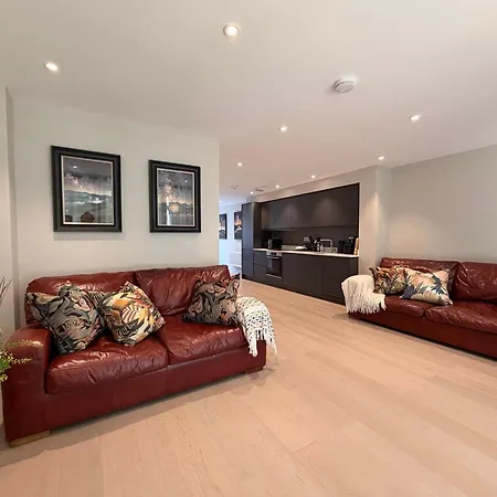The Ironworks Apartment, 3 Bed Appartamento *